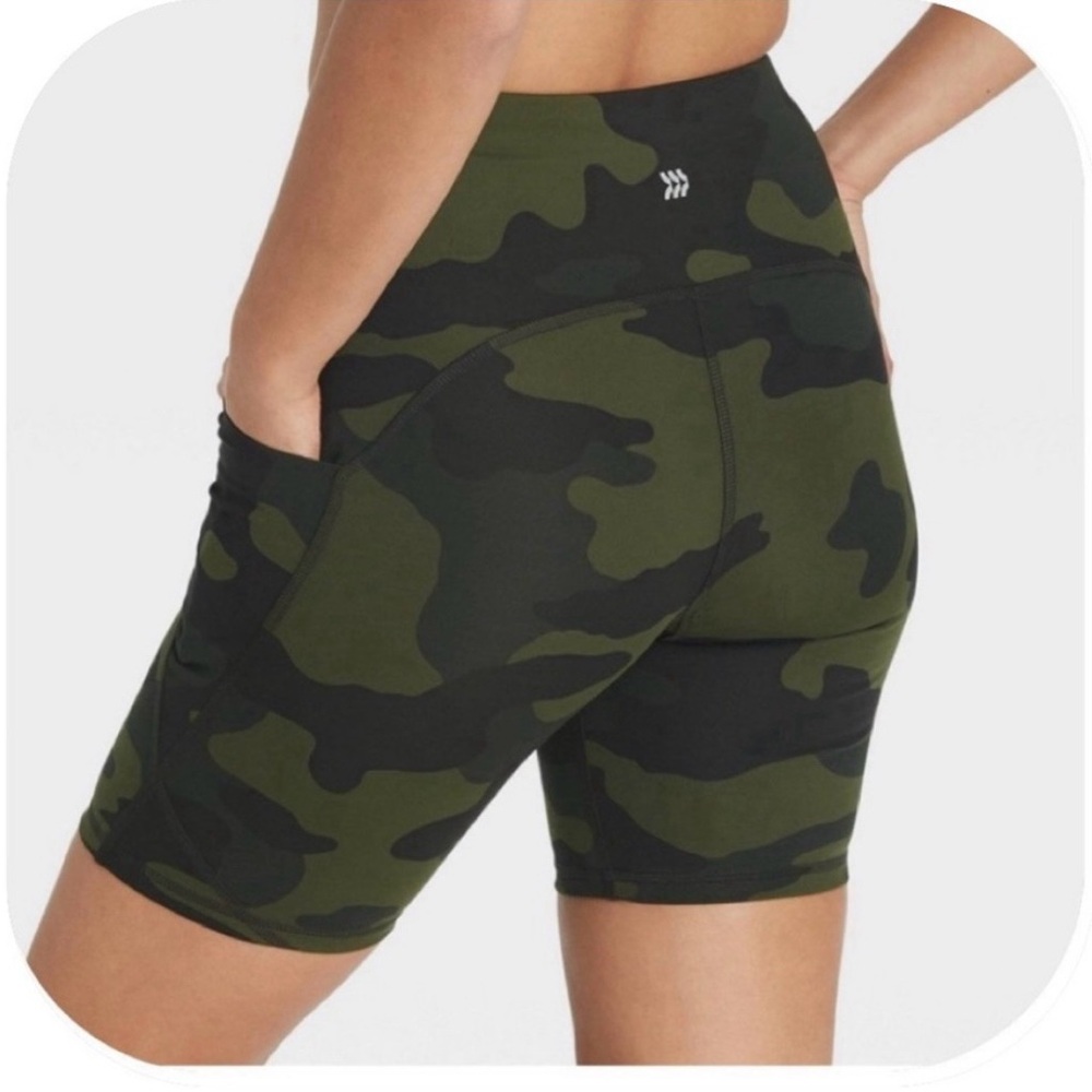 All in motion Camo biker shorts size M